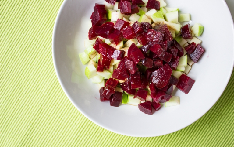 Rote Bete Salat mit grünem Apfel